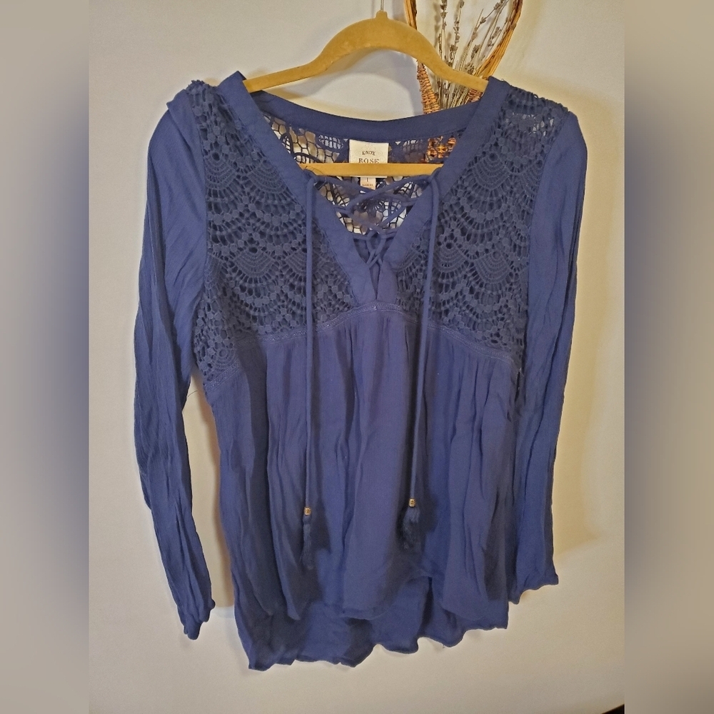 Knox Rose Blue Lace Detail Top